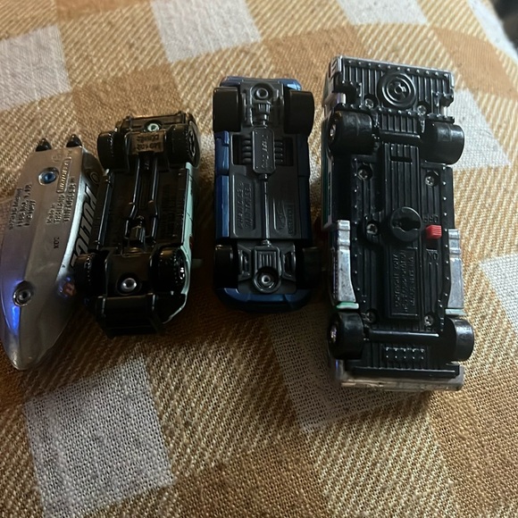 MATCHBOX BOAT CARS AND RESCUE TRUCK - Picture 3 of 10